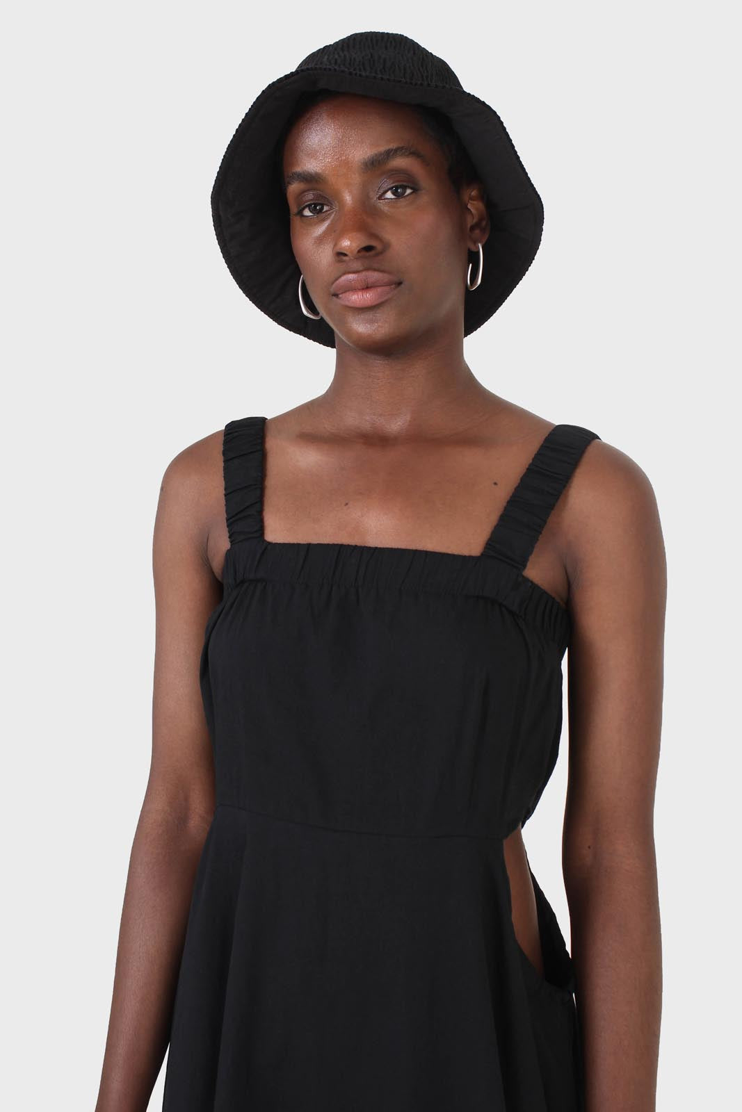 Black wrinkle velvet reversible bucket hat_5