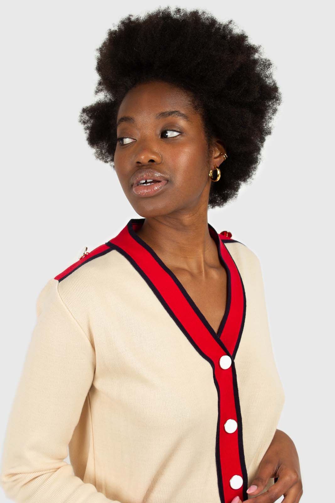 Light beige and red contrast trim cardigan_3
