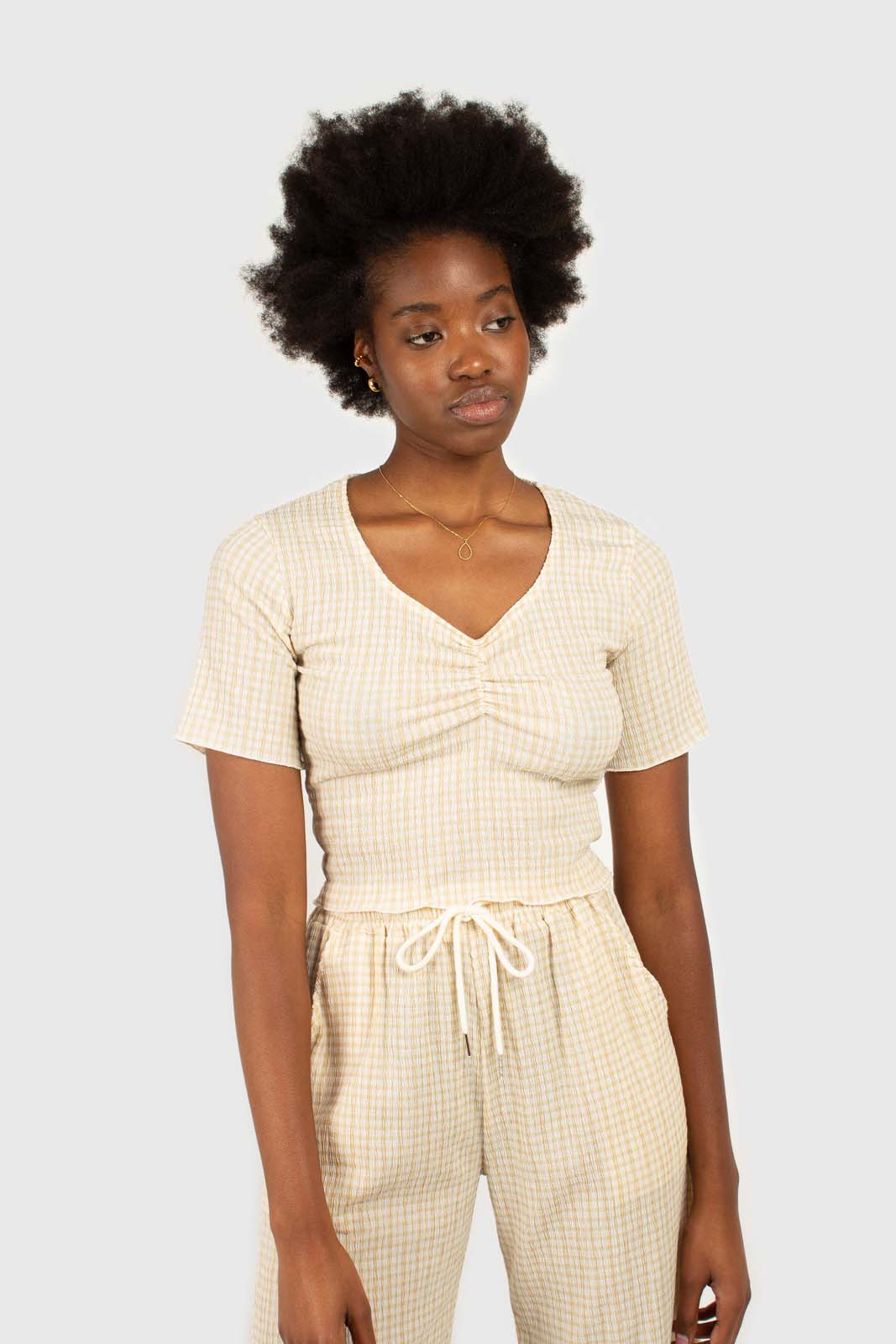 Beige gingham ruched neck tee_3