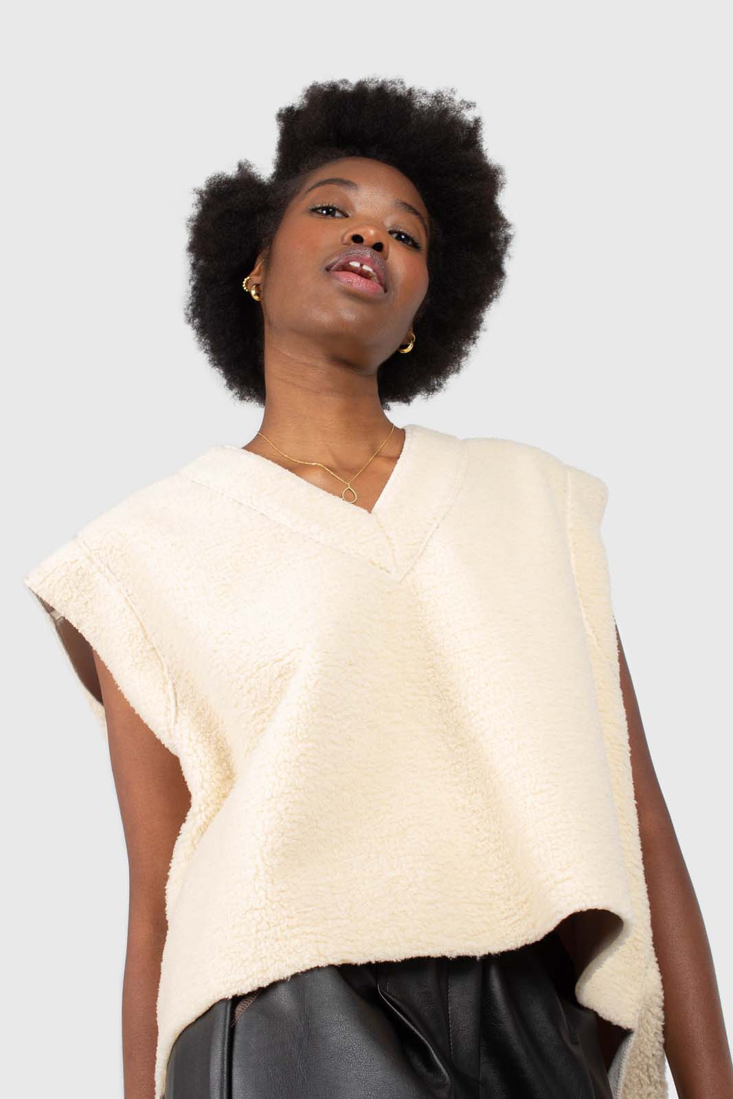 Ivory teddy oversized gilet_3