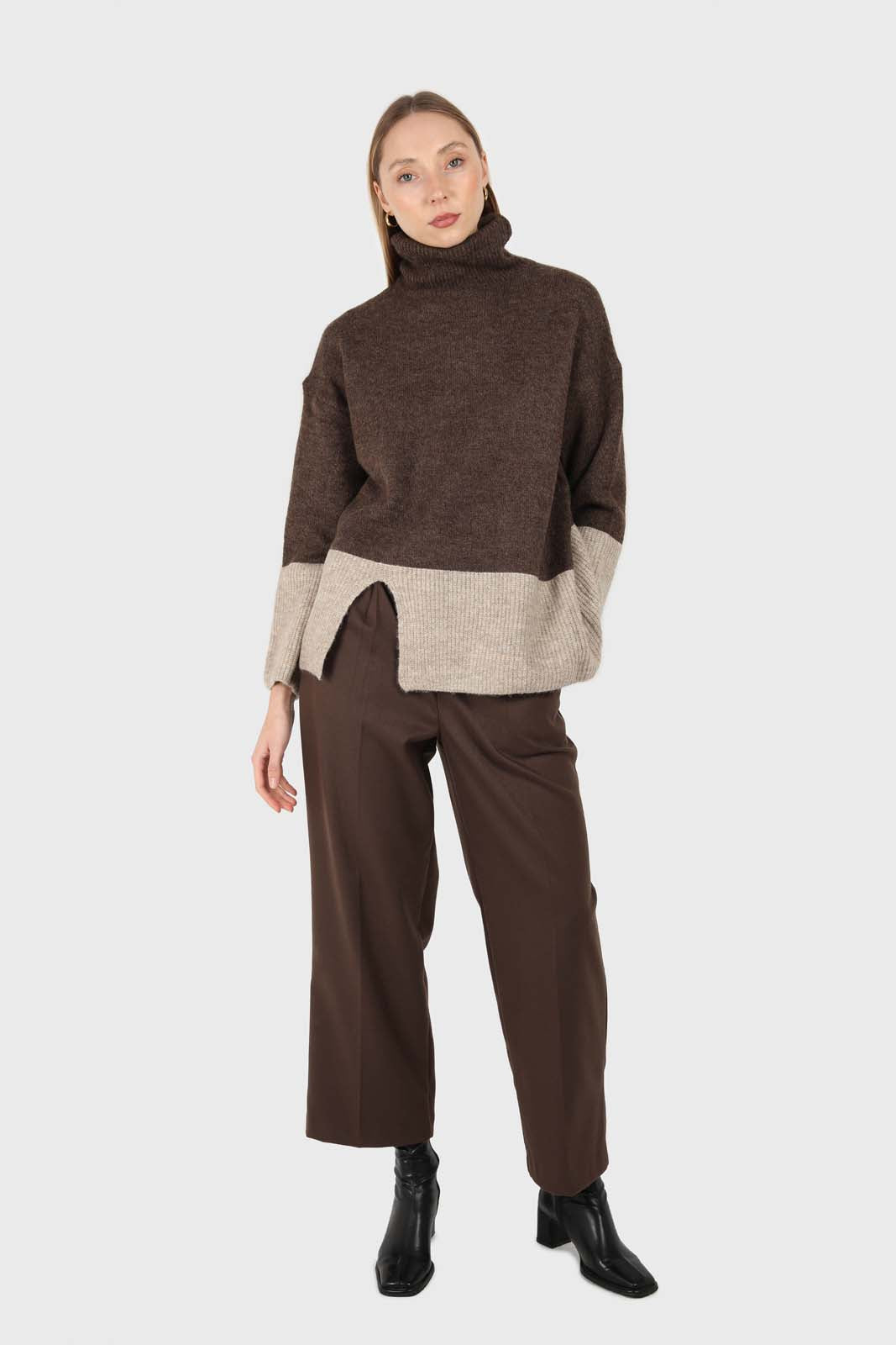 Brown and beige colorblock front slit jumper_2