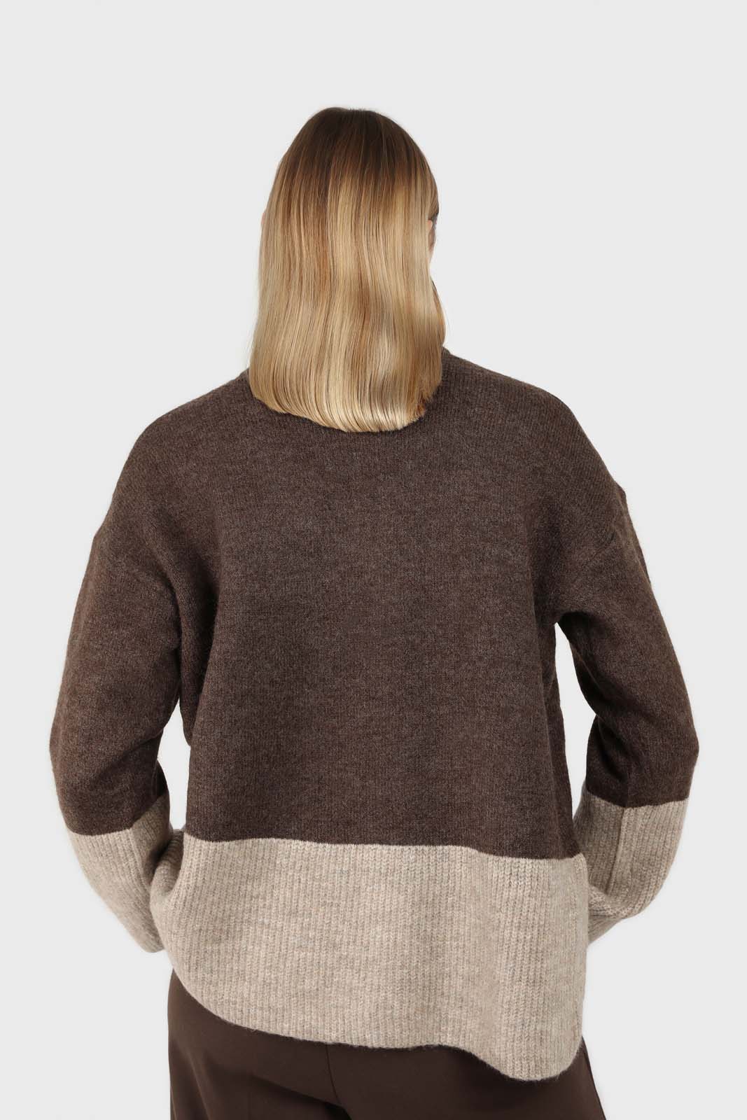 Brown and beige colorblock front slit jumper_4