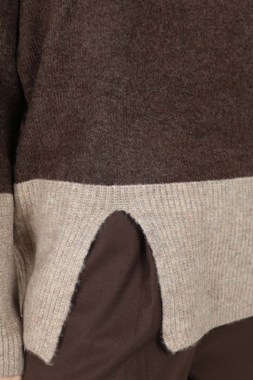 Brown and beige colorblock front slit jumper_6