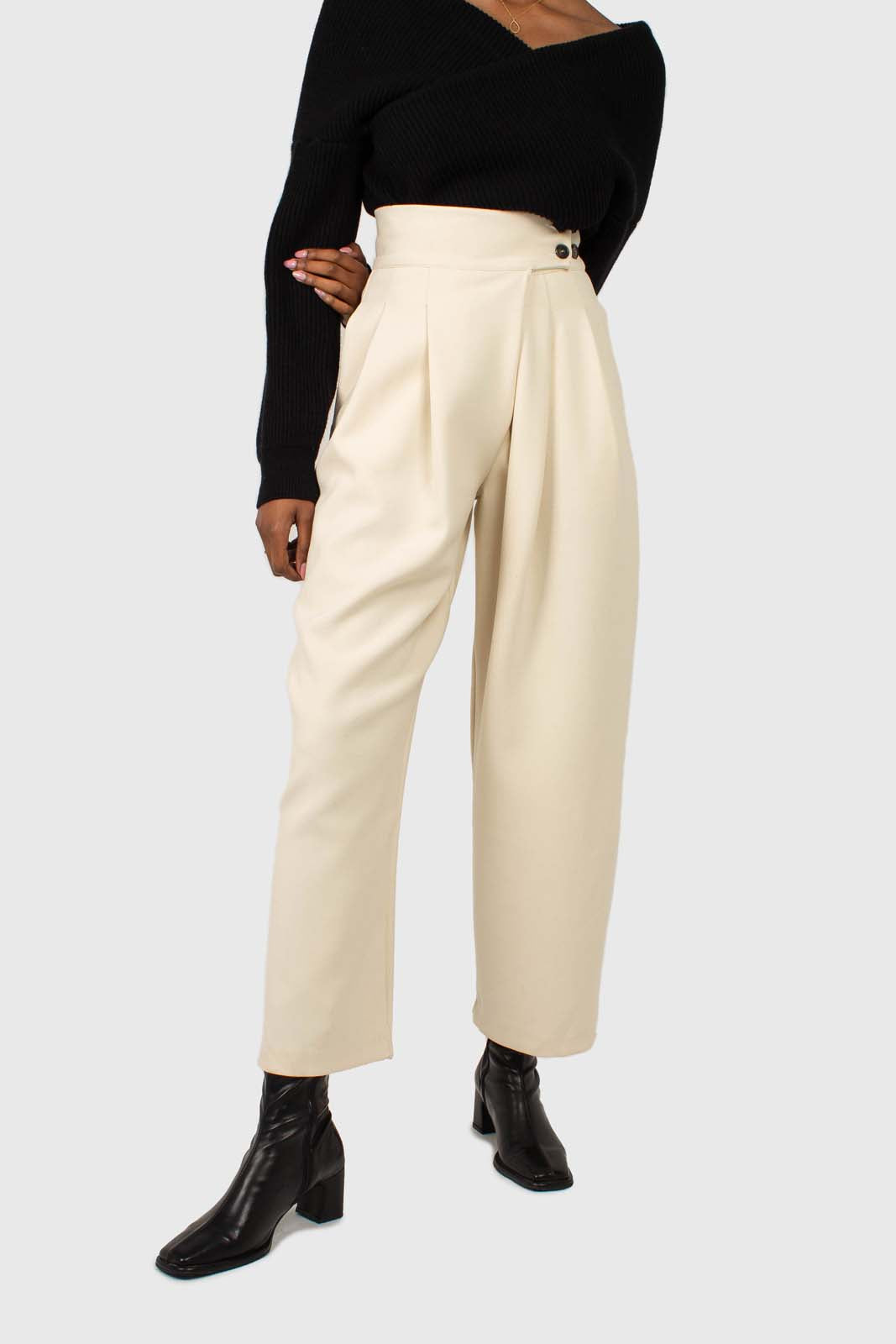 Cream double side button loose fit trousers_1