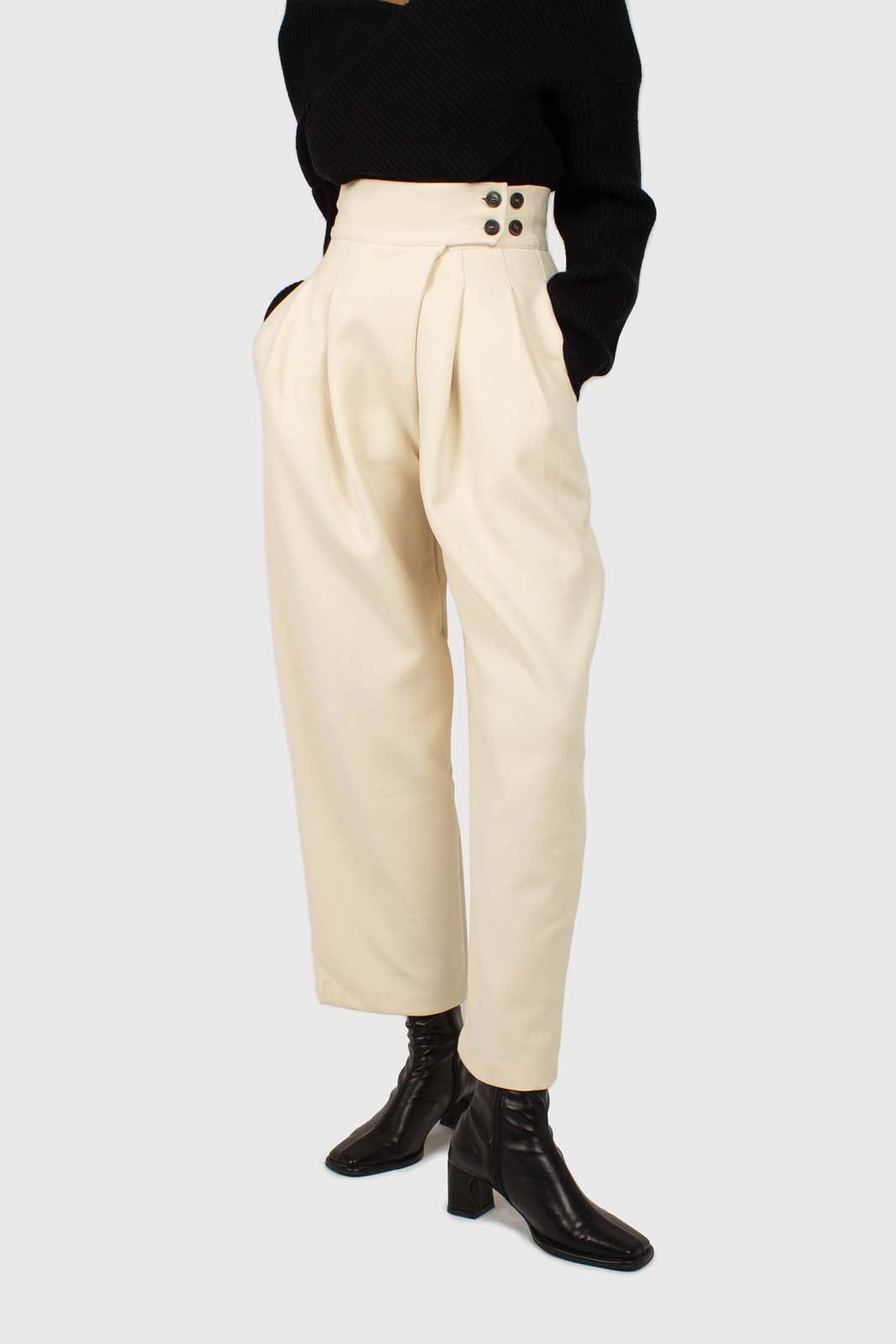 Cream double side button loose fit trousers_4