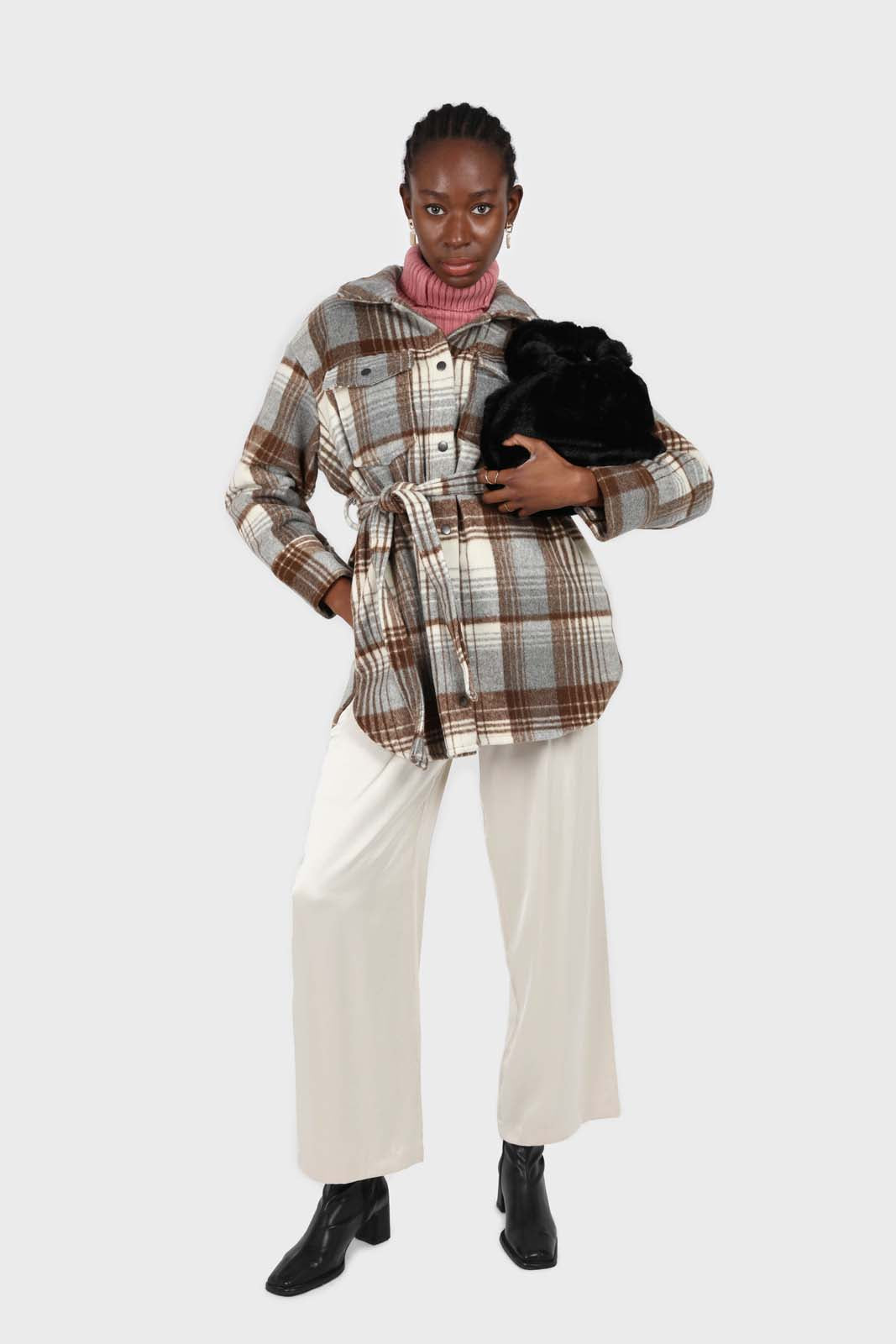 Black furry ring handle crossbody handbag_2