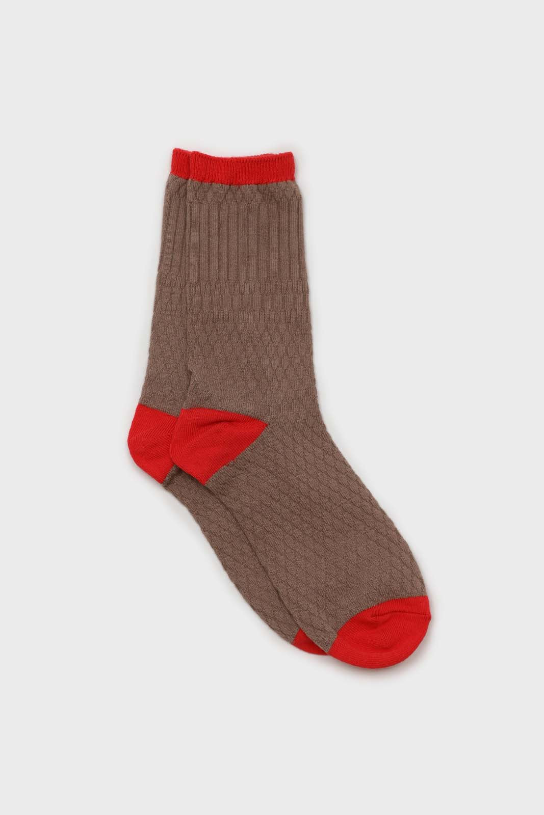 Beige textured diamond coral trim socks_1