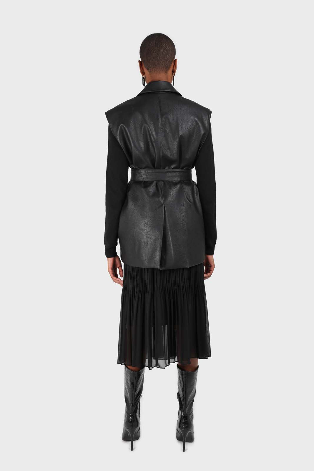 Black vegan leather belted gilet_10