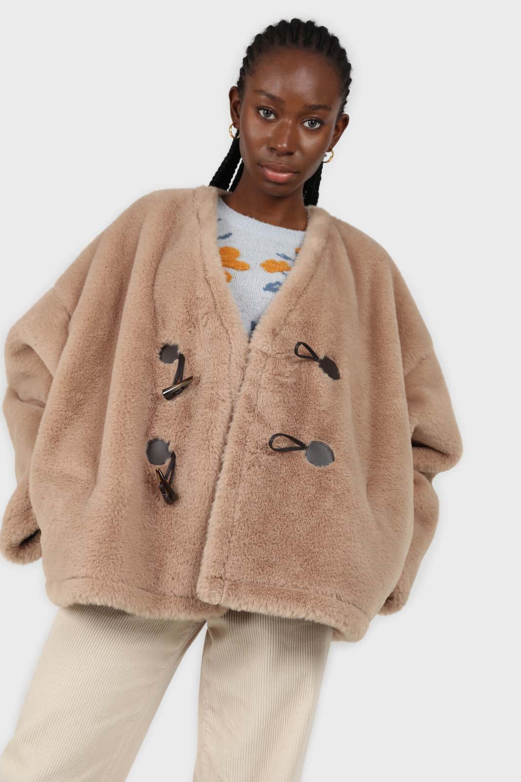 Beige faux fur toggle button short coat_4