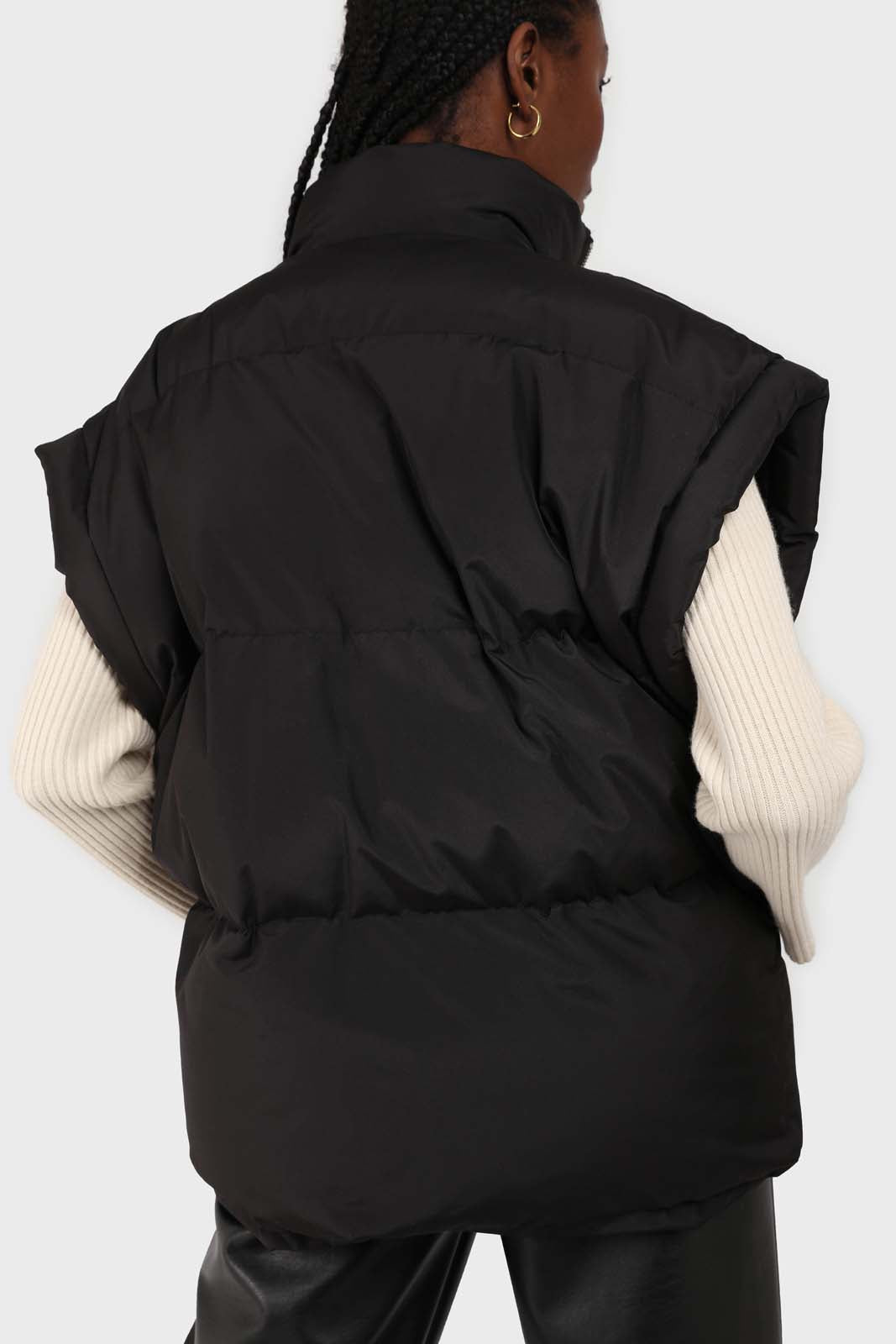 Black quilted zip up gilet_9