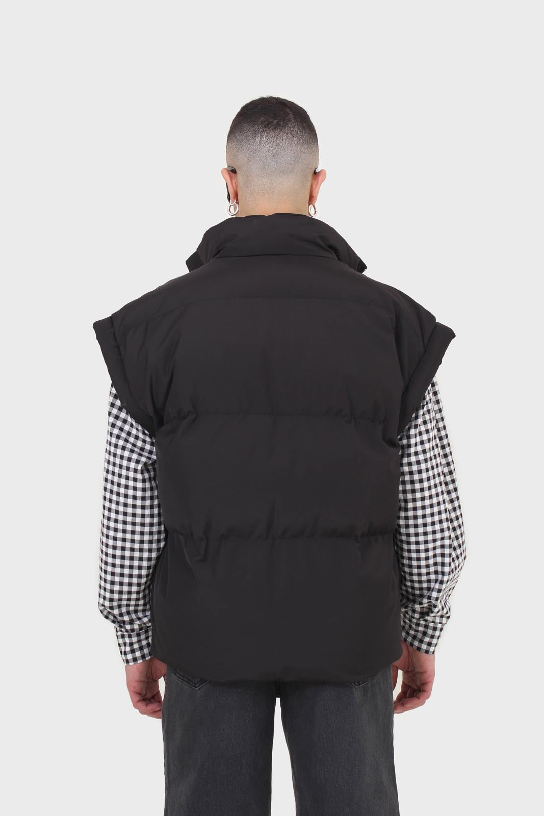 Black quilted zip up gilet_2