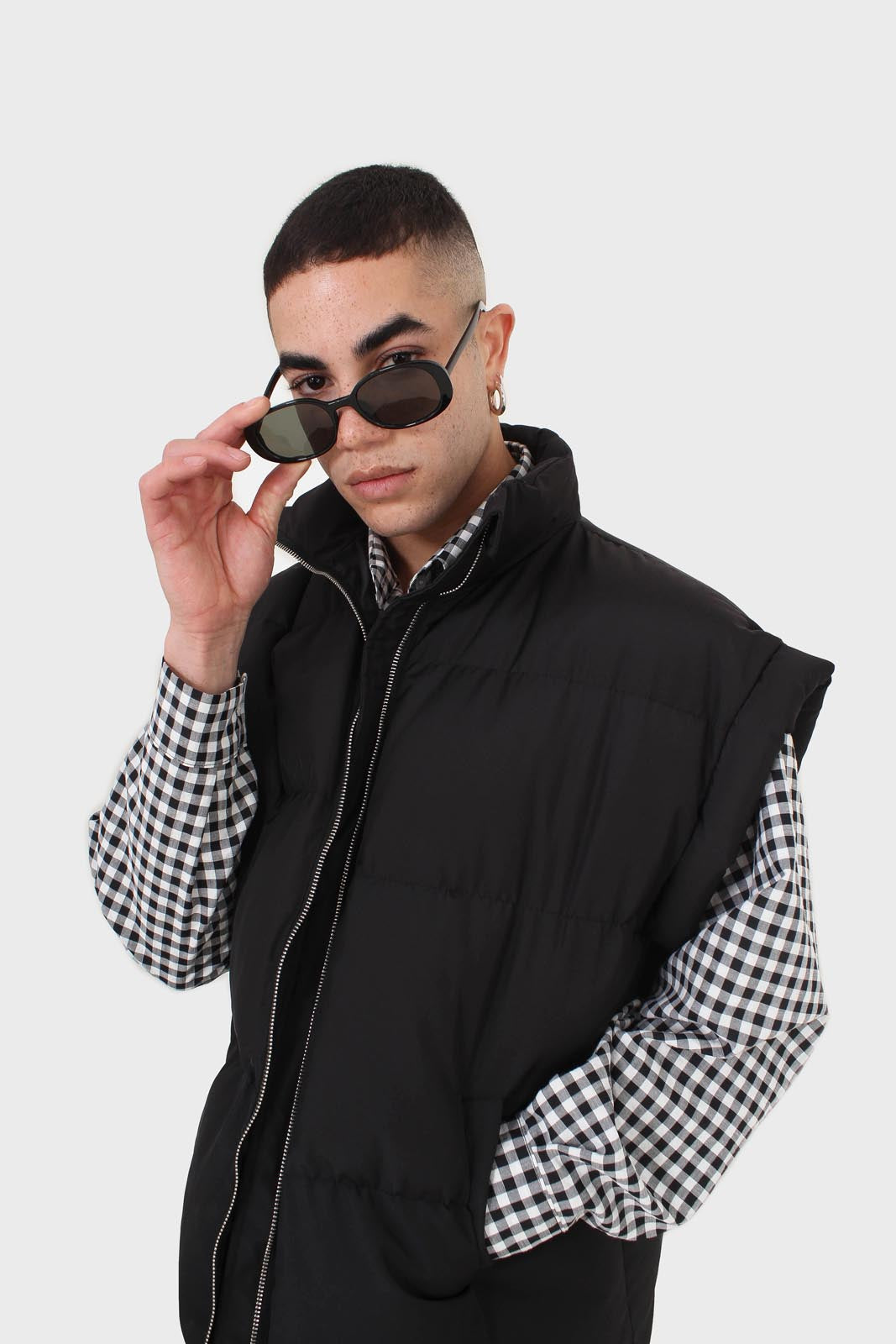 Black quilted zip up gilet_7