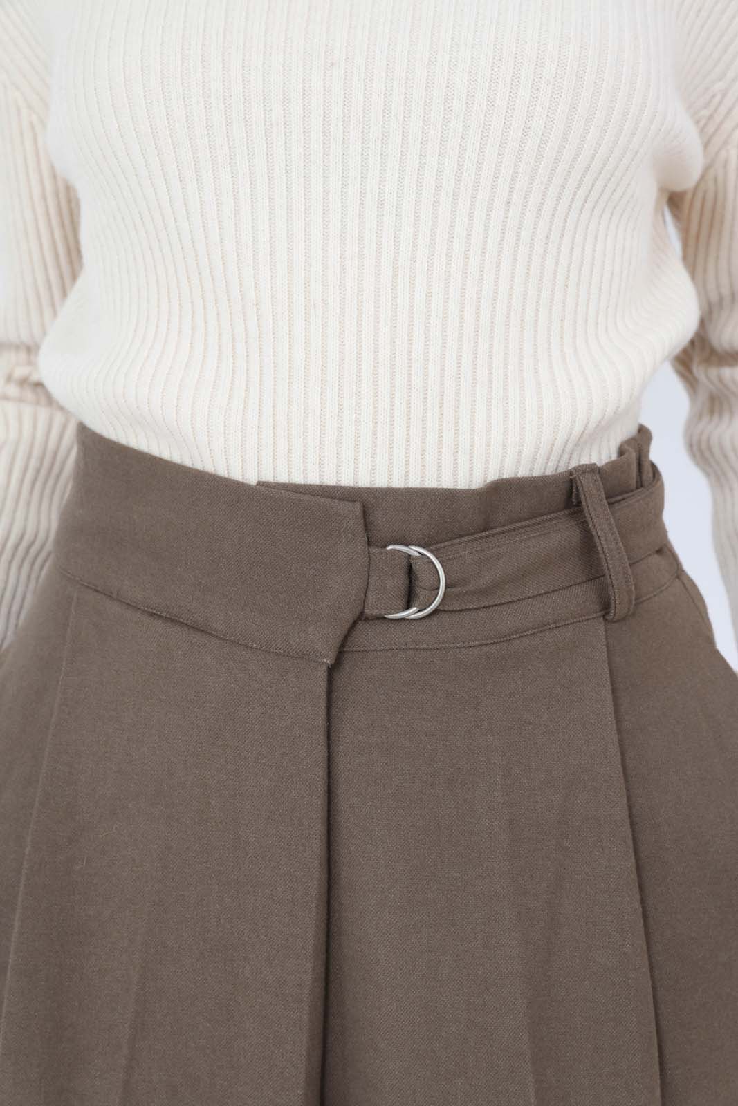 Brown tucked wrap belted loose fit trousers_10