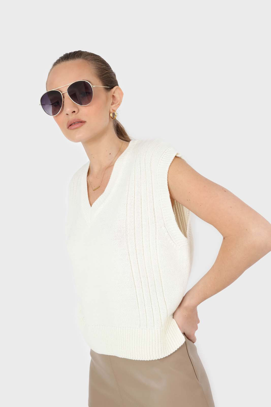 Ivory hi-low hem knit vest_6