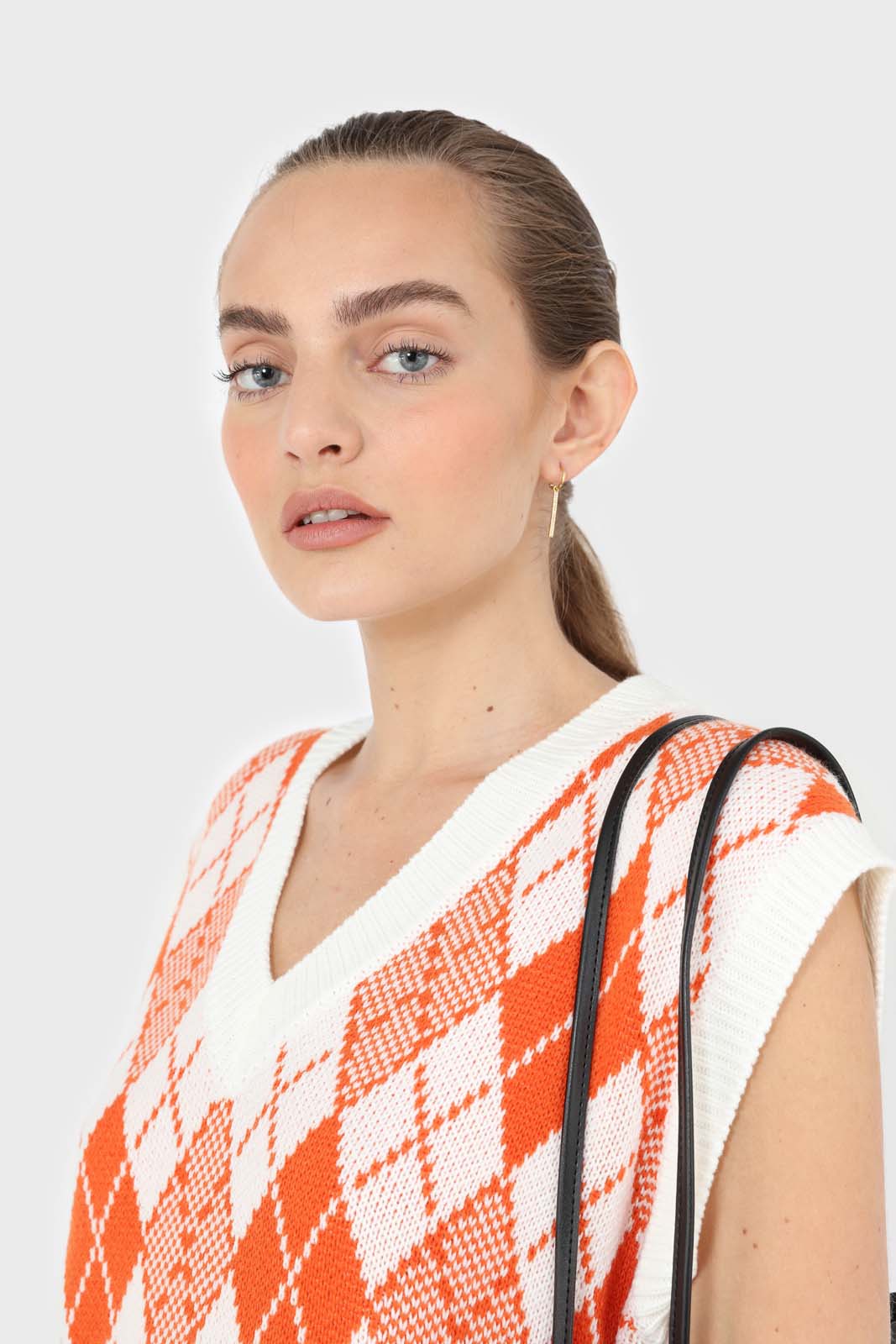 Ivory and orange bright argyle knit vest_5