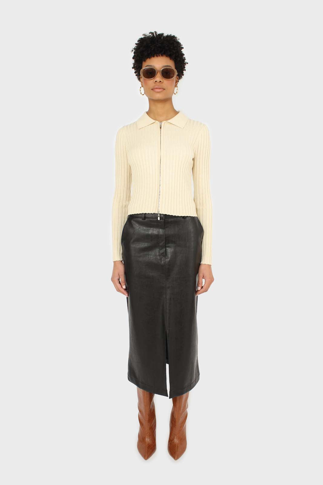 Light beige zip up fitted knit top_3