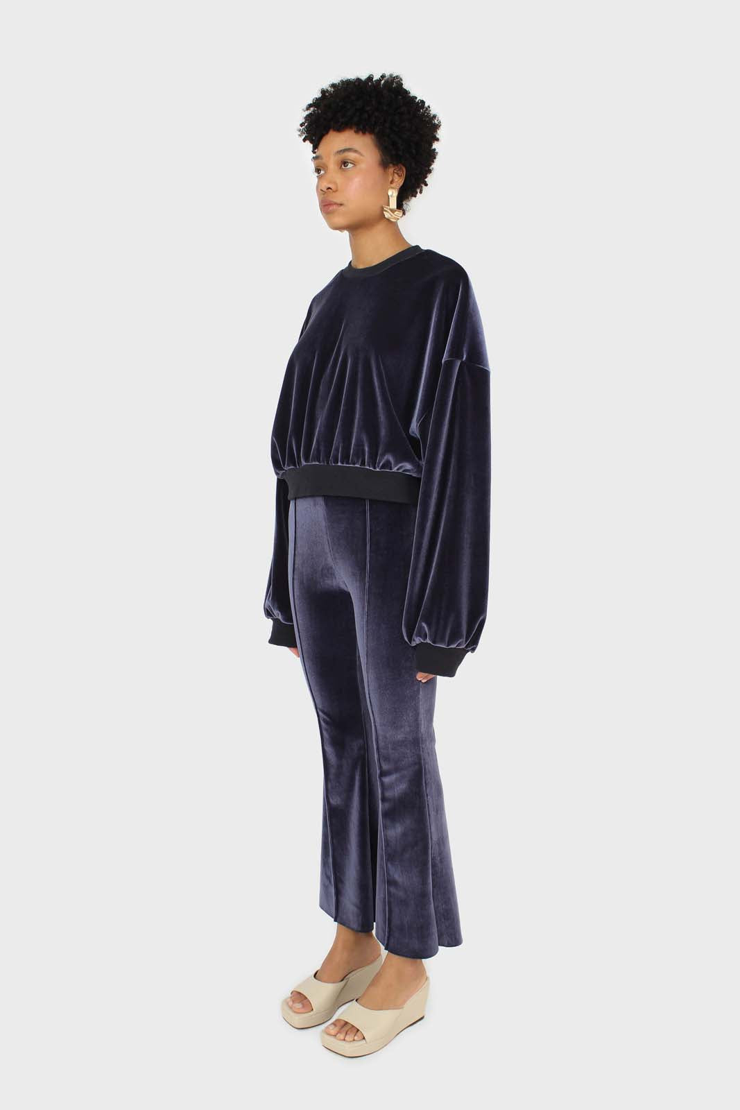 Navy smooth velvet pintuck bootcut trousers_2