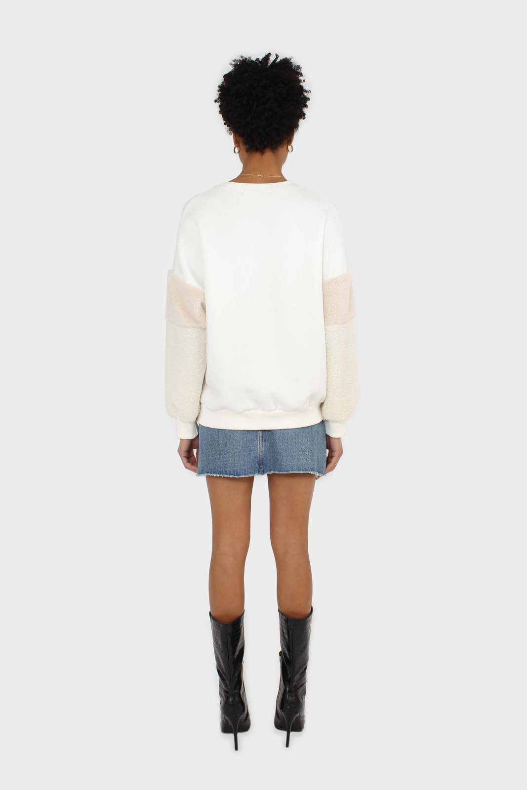 Ivory and beige faux fur sleeved sweatshirt_4