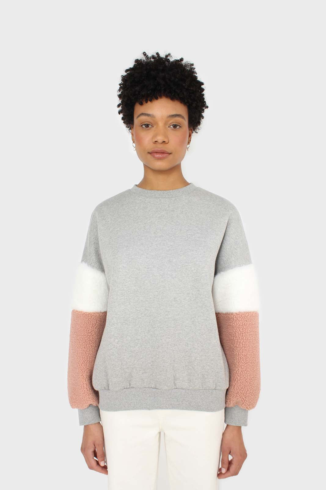 Grey and pink faux fur sleeved sweatshirt_6