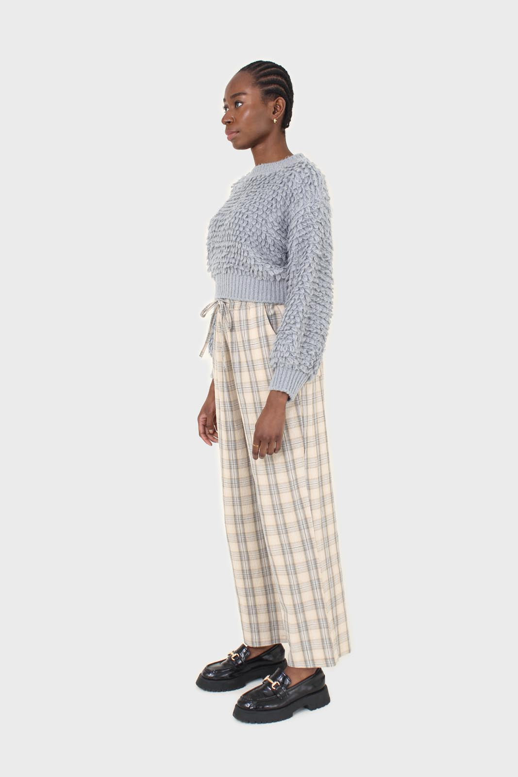 Beige and khaki plaid loose fit trousers_6