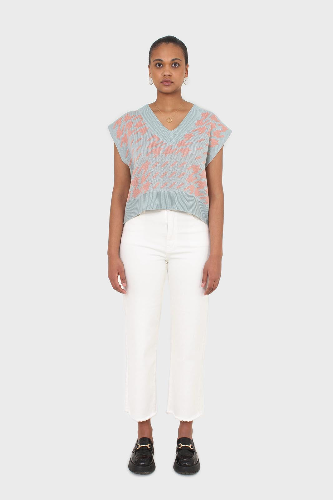 Blue and pink giant houndstooth sweater vest_3