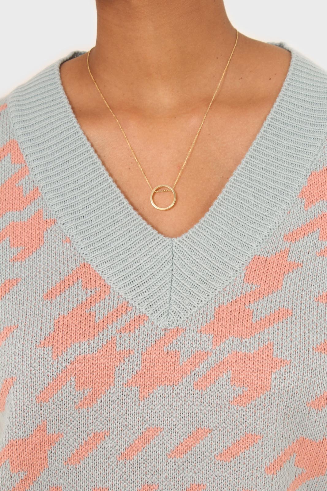 Blue and pink giant houndstooth sweater vest_8