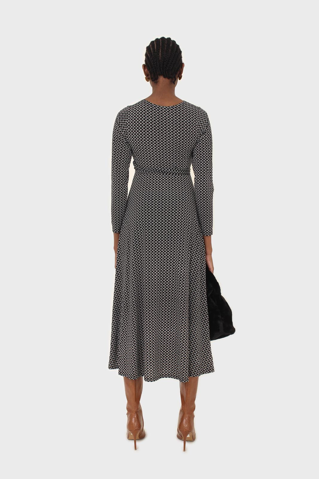 Black and white diamond jersey wrap dress_2