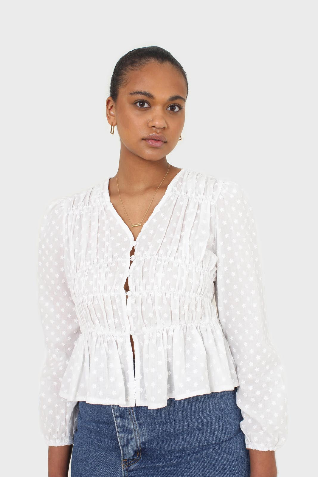 White embroidered floral blouse_6