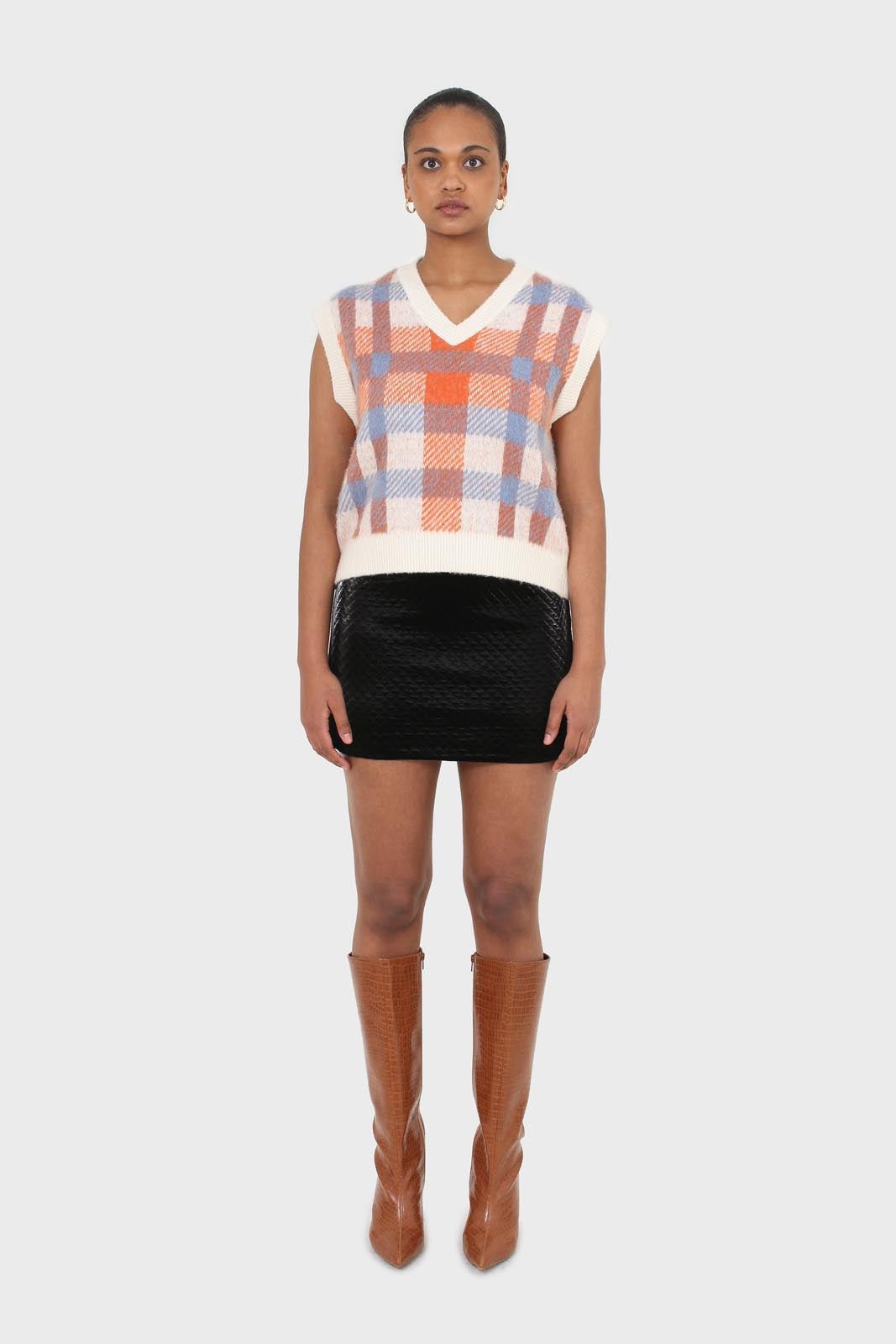 Black vegan leather contrast quilt mini skirt_2