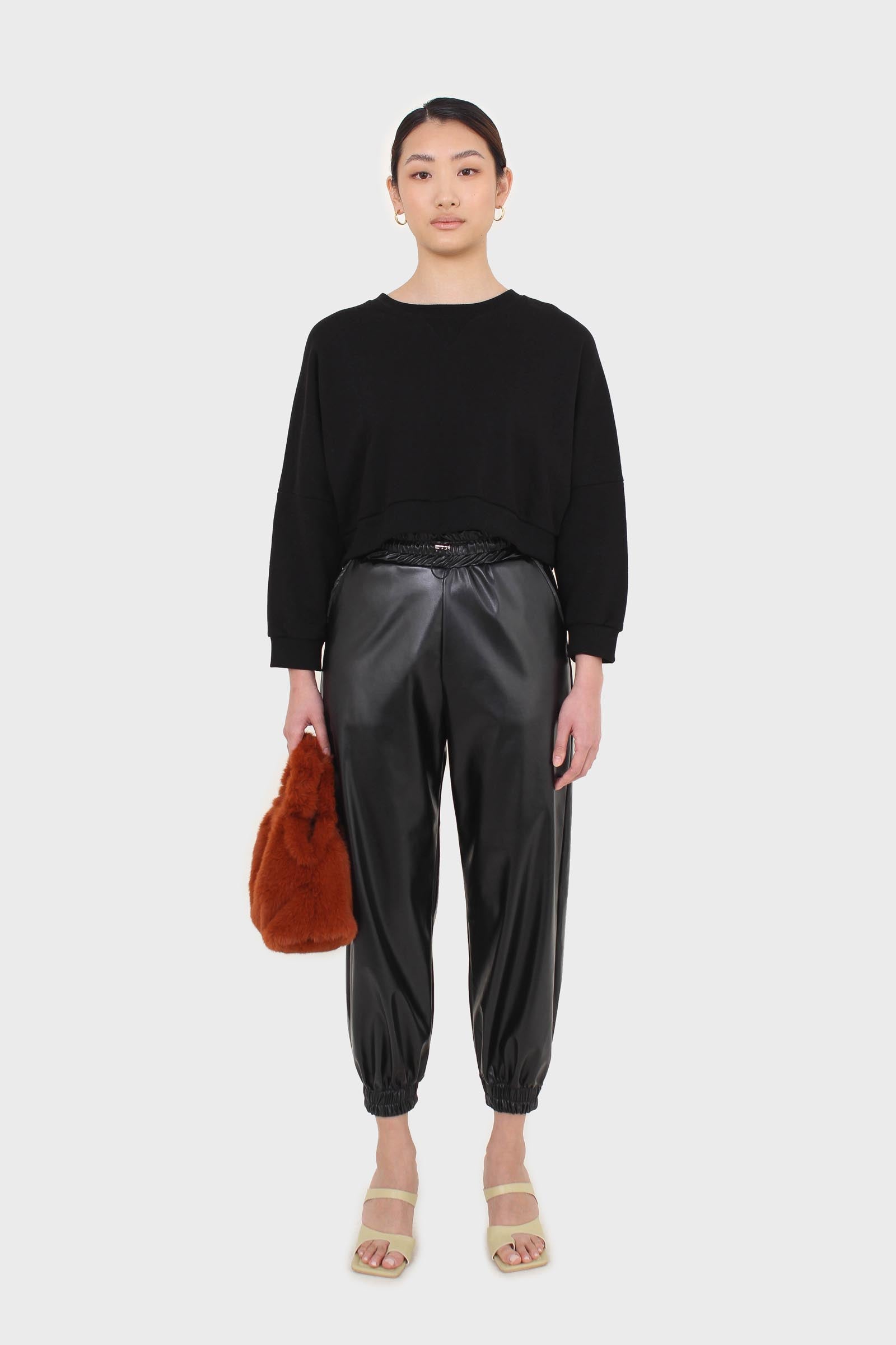 Black vegan leather jogging trousers_5