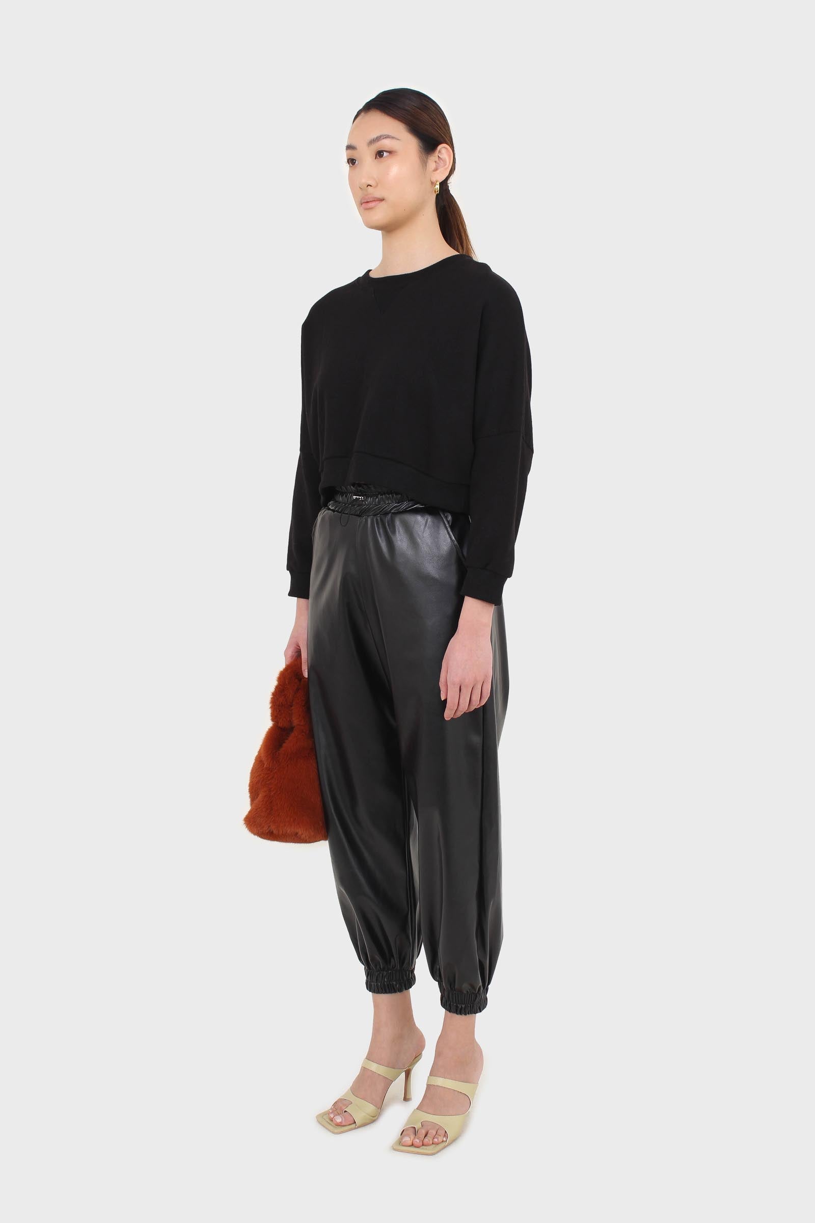 Black vegan leather jogging trousers_6