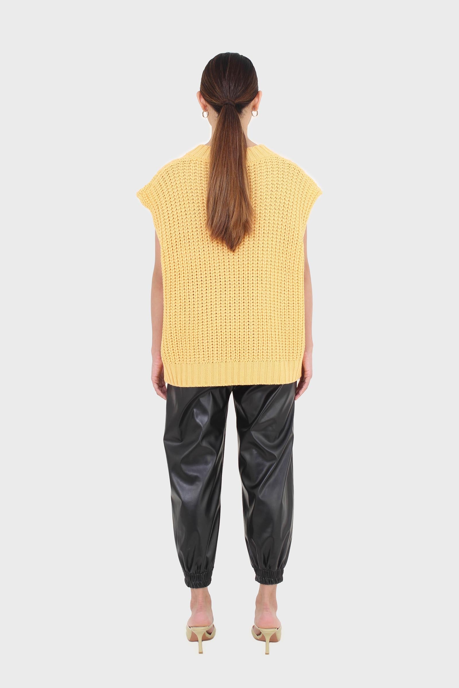 Black vegan leather jogging trousers_2