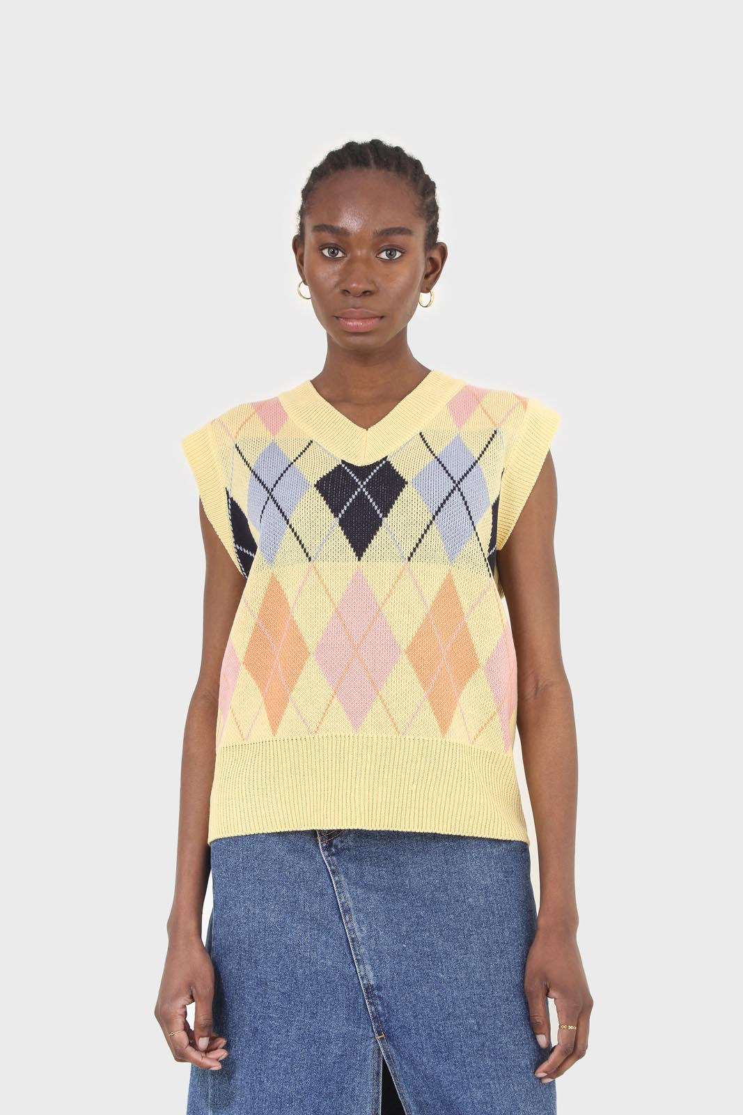Yellow and pastel multicoloured argyle sweater vest_3
