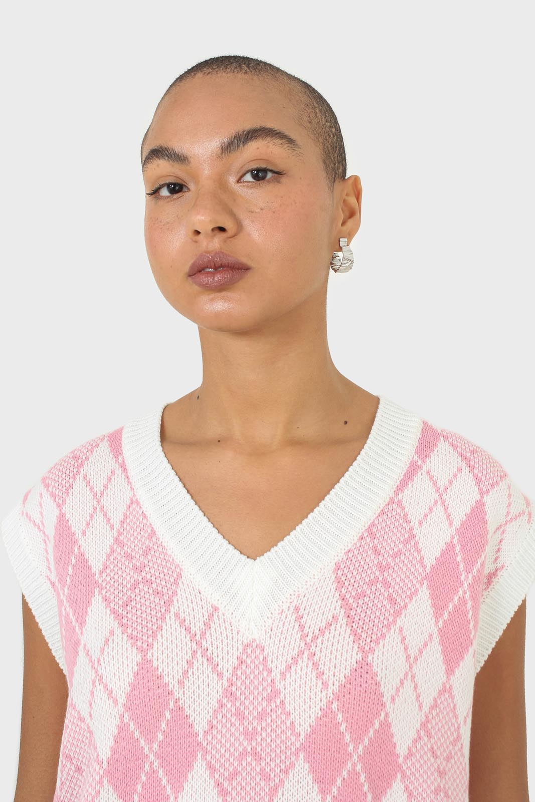 Ivory and pink argyle knit vest_4