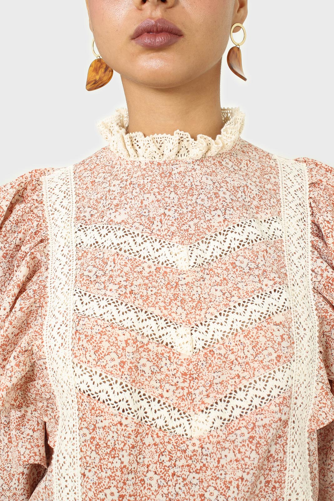 Orange and white floral print lace trim top_6