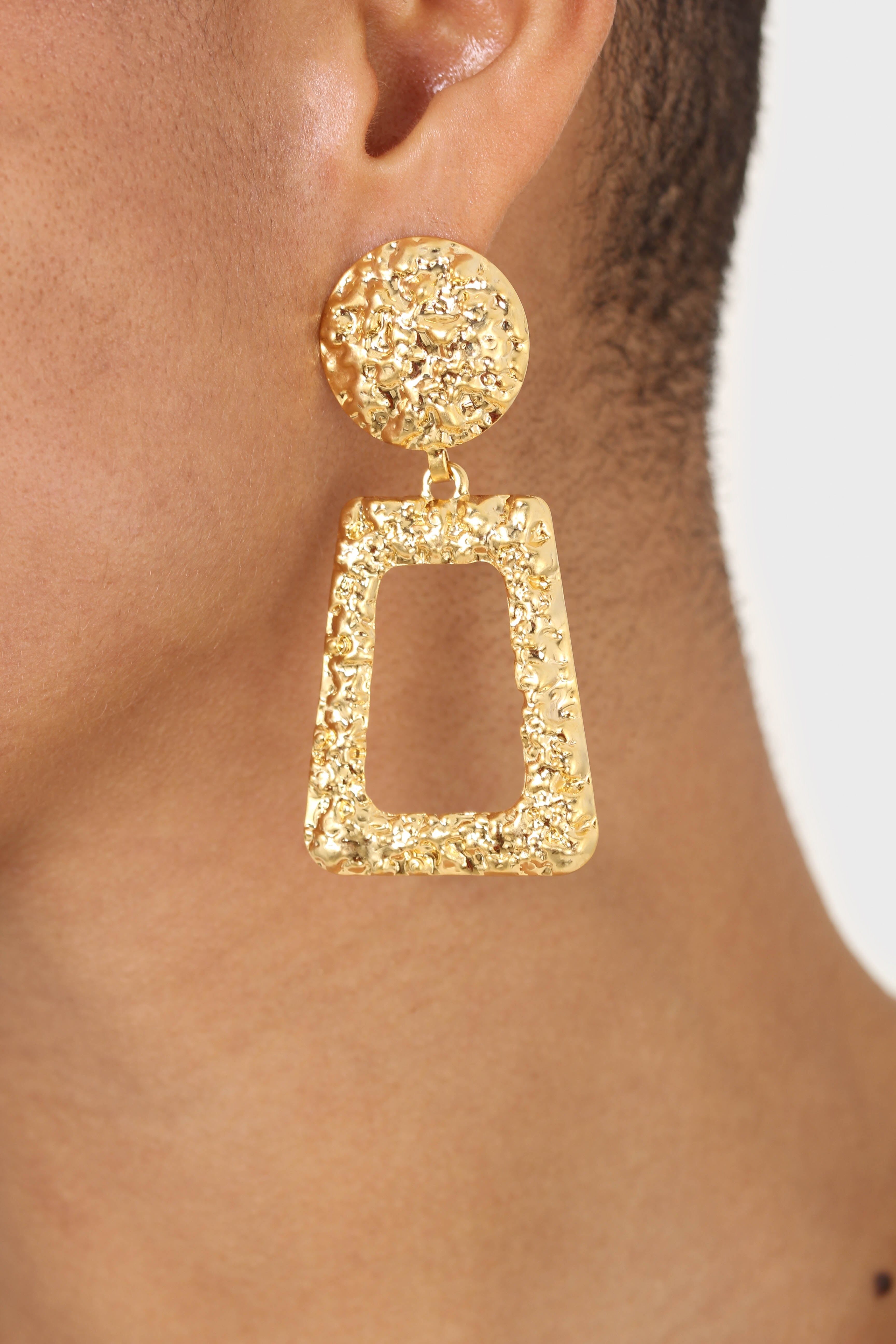 Gold irregular texture rectangle earrings_6