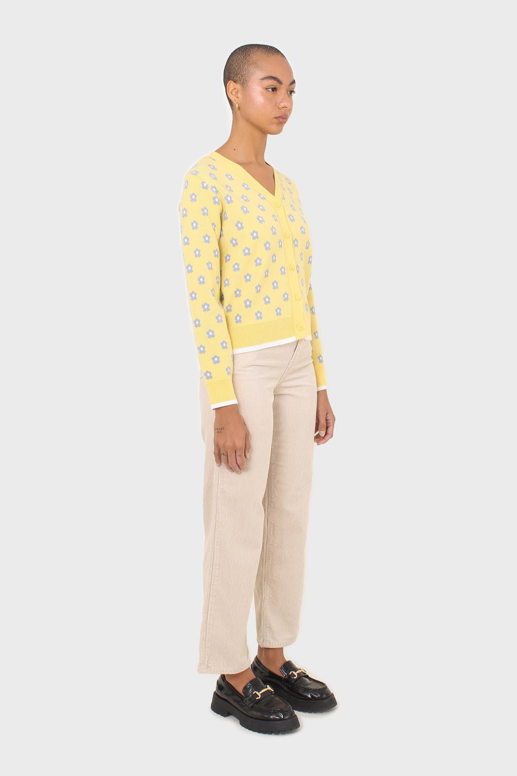 Yellow and blue intarsia daisy cardigan_4