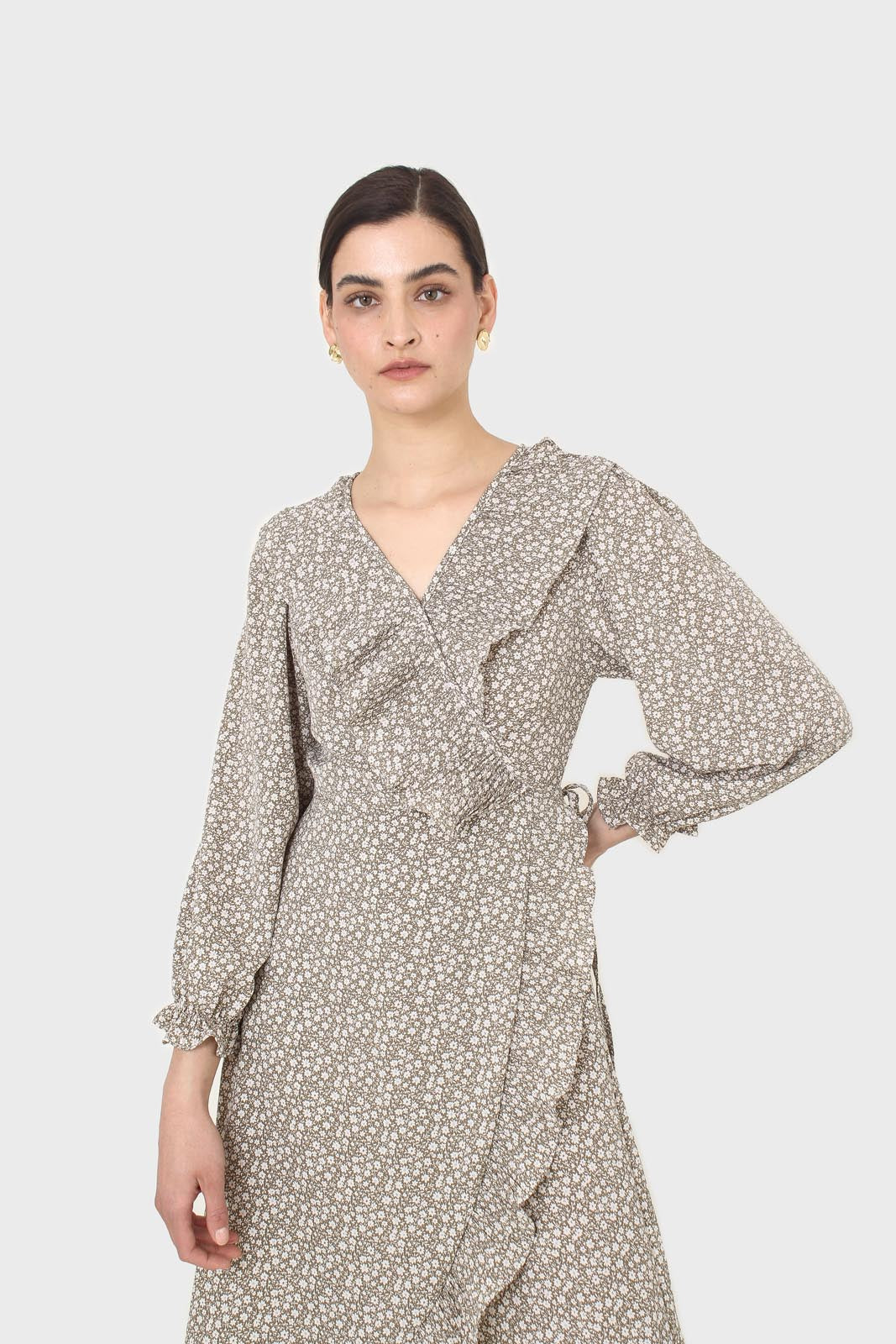 Ditsy floral print pleated ruffle V neck dress_7