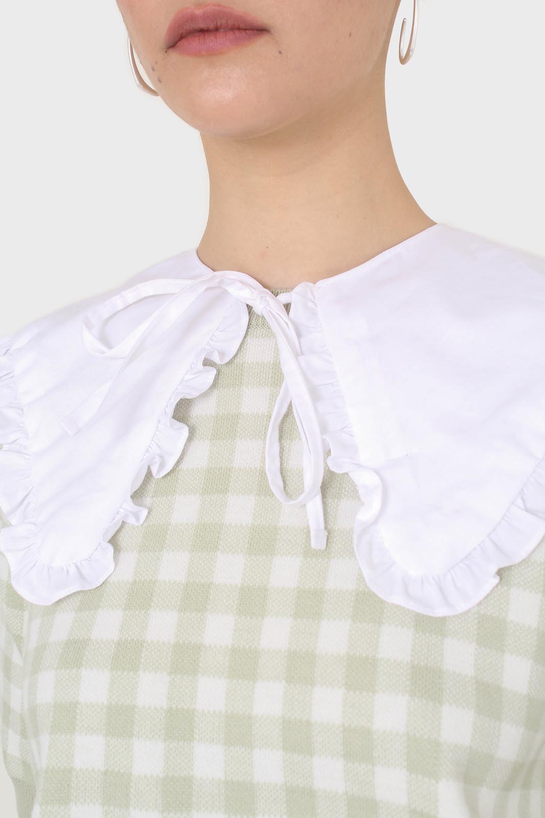 Ivory frilly detachable collar_2