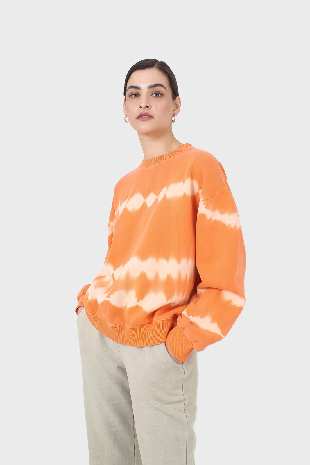Orange tie dye crewneck sweatshirt_1