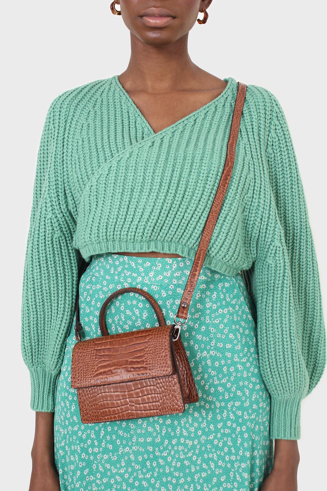 Brown croc skin rectangle thick chain handbag_3