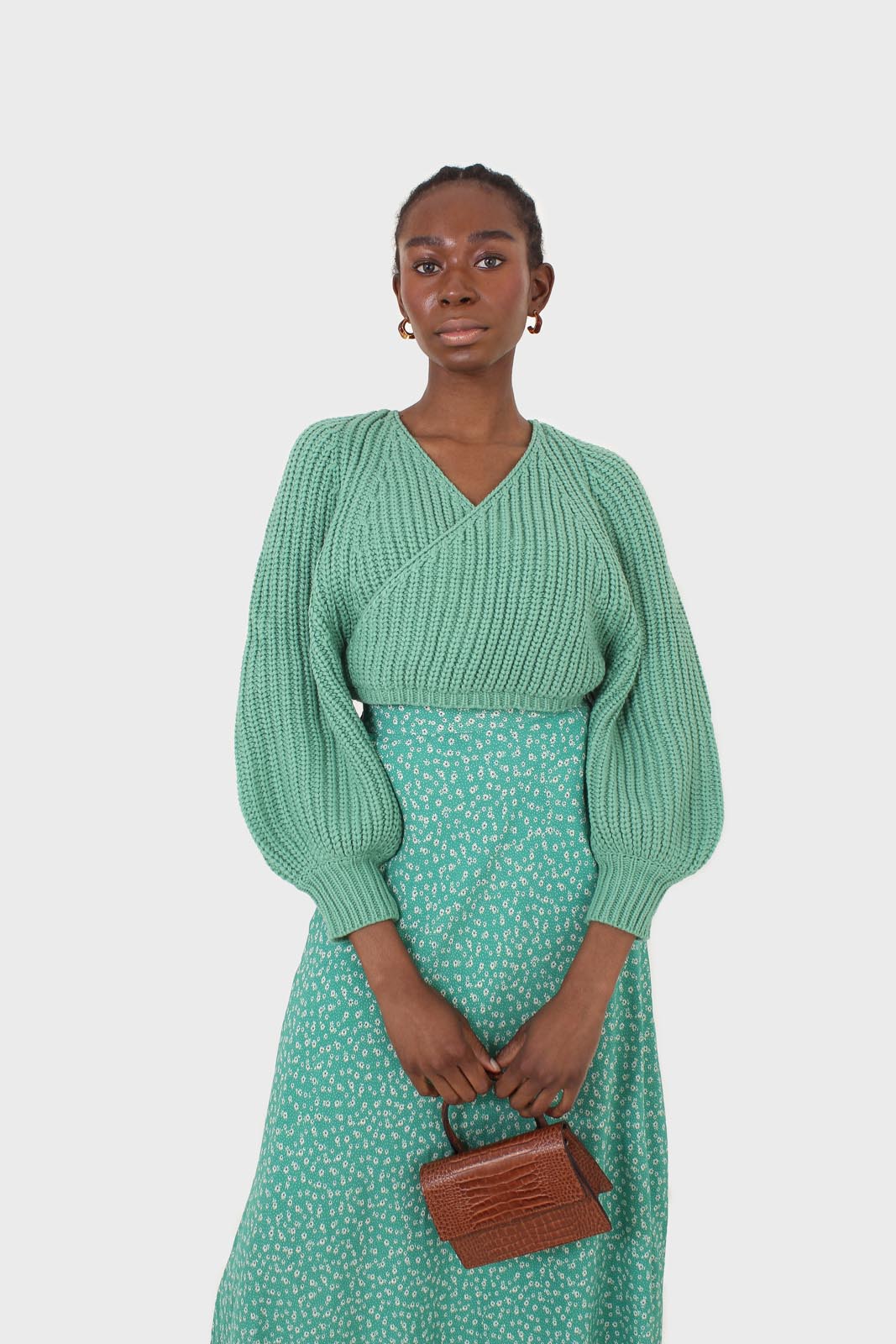 Green cross over balloon sleeve sweater_5