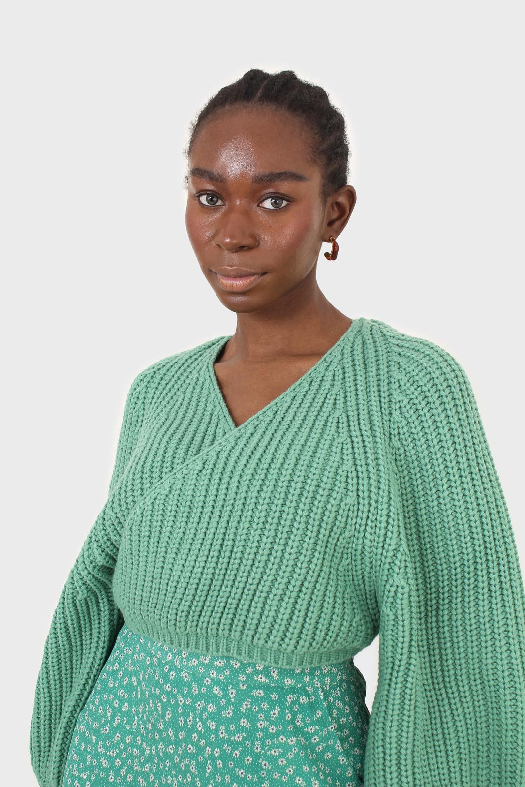 Green cross over balloon sleeve sweater_6