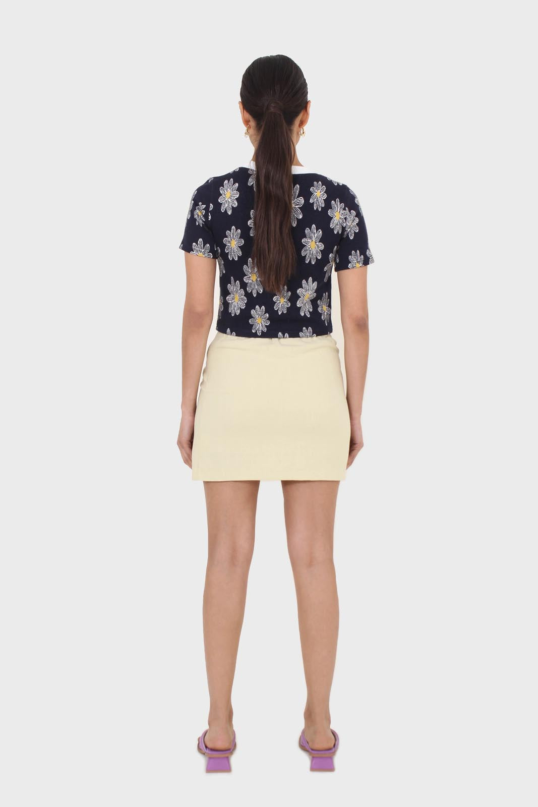 Black large daisy print cropped tee_5