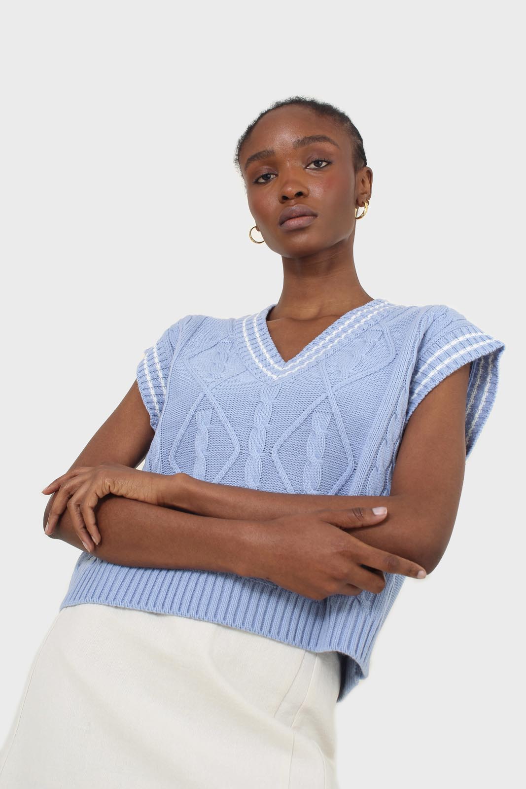 Light blue and white varsity cable sweater vest_2