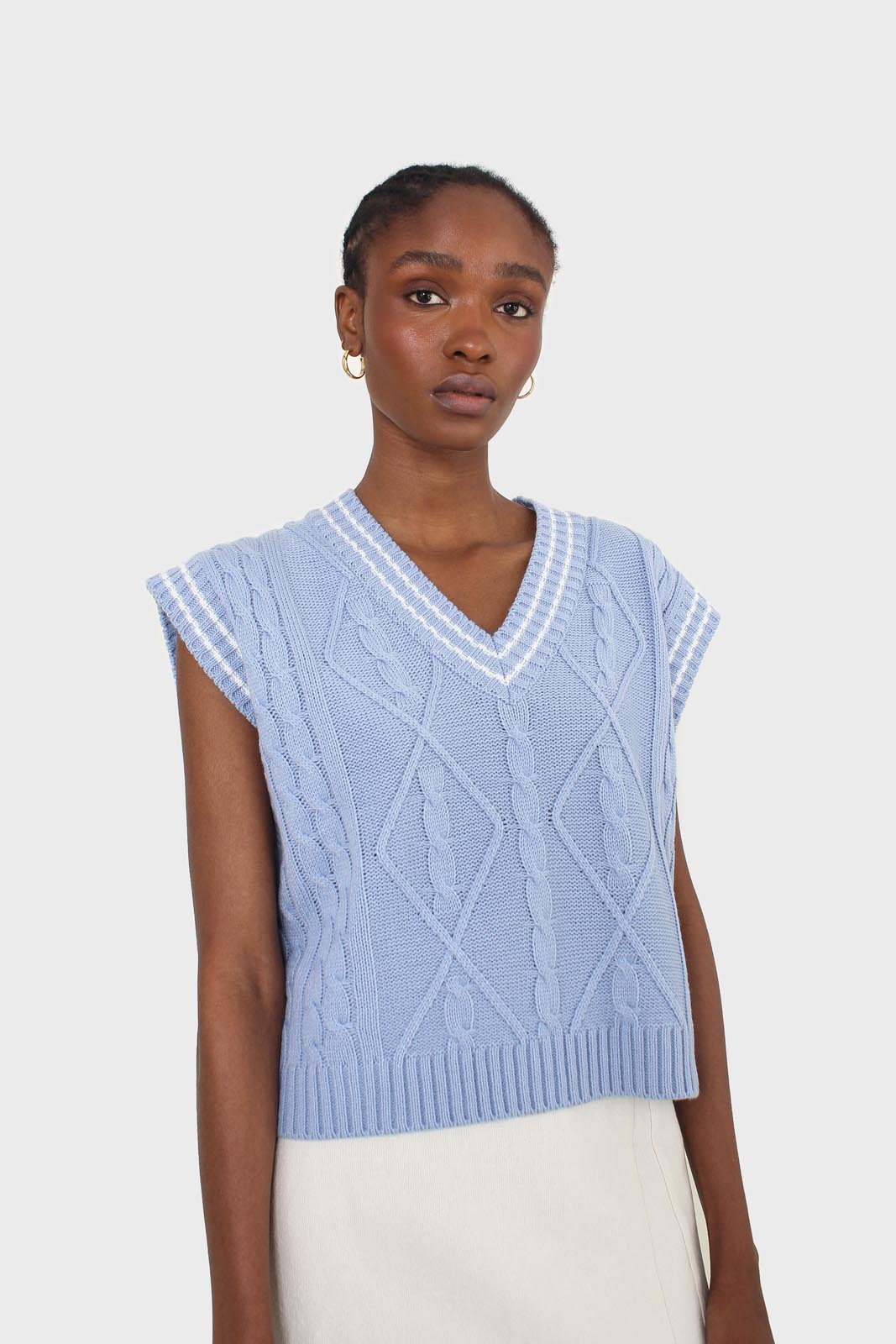 Light blue and white varsity cable sweater vest_6