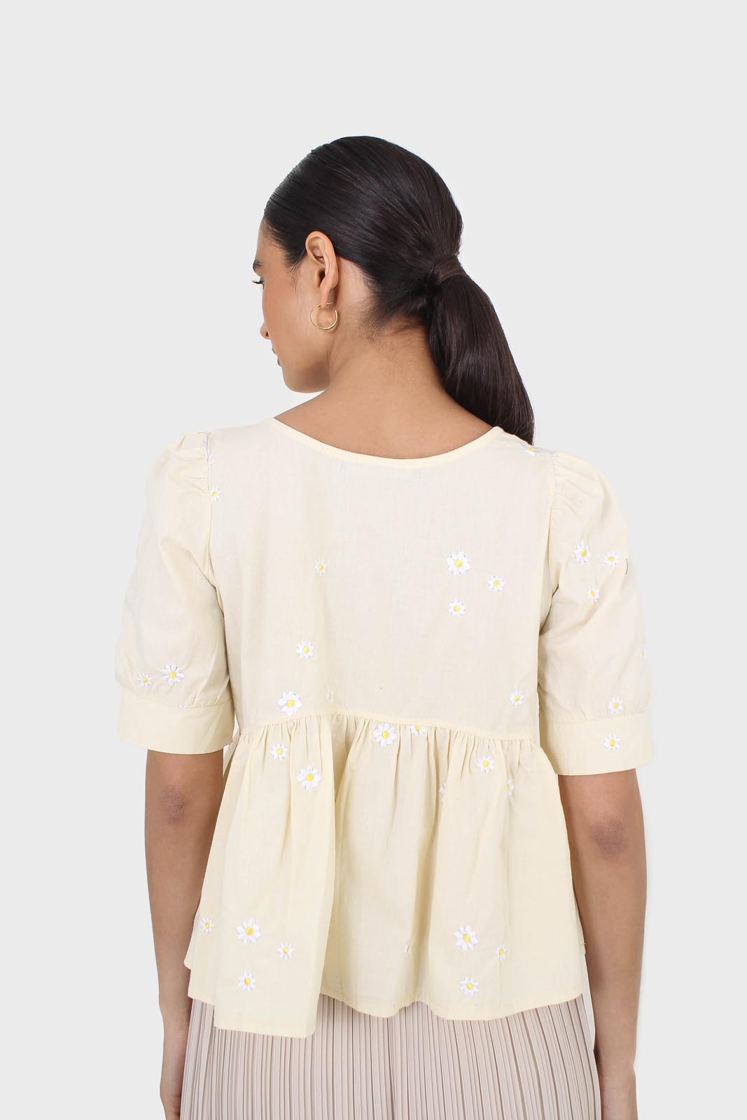 Yellow embroidered daisies peplum blouse_2