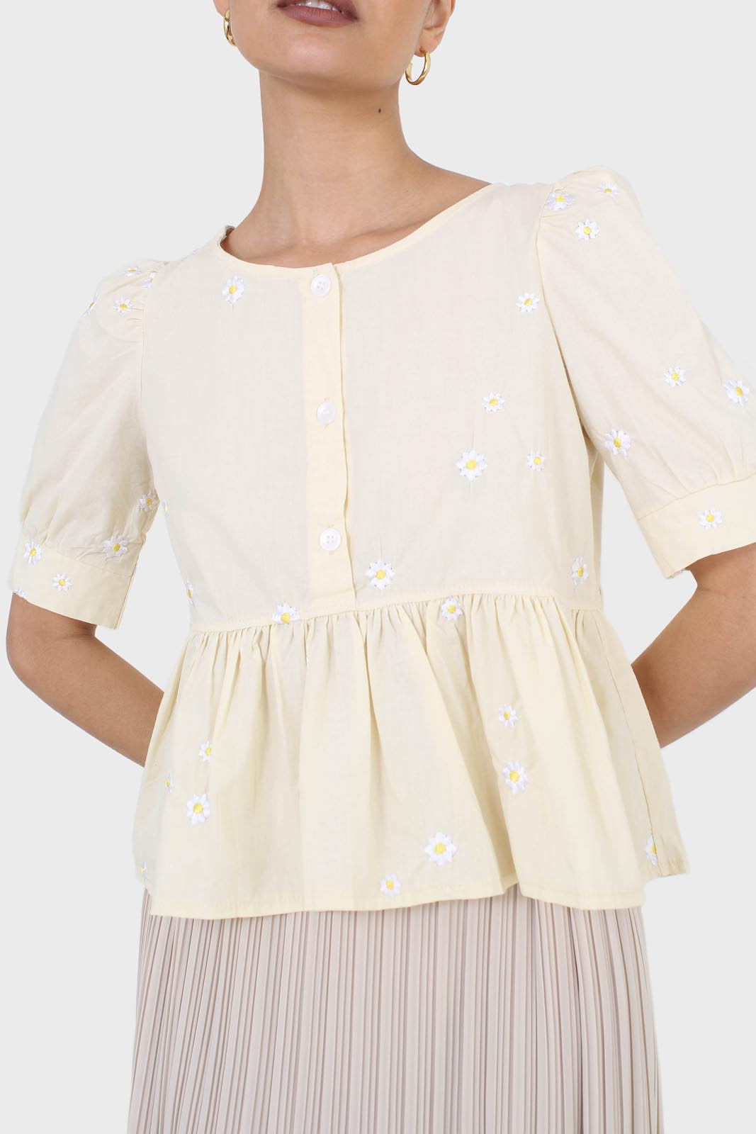 Yellow embroidered daisies peplum blouse_4