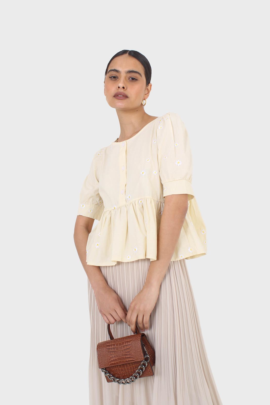Yellow embroidered daisies peplum blouse_7