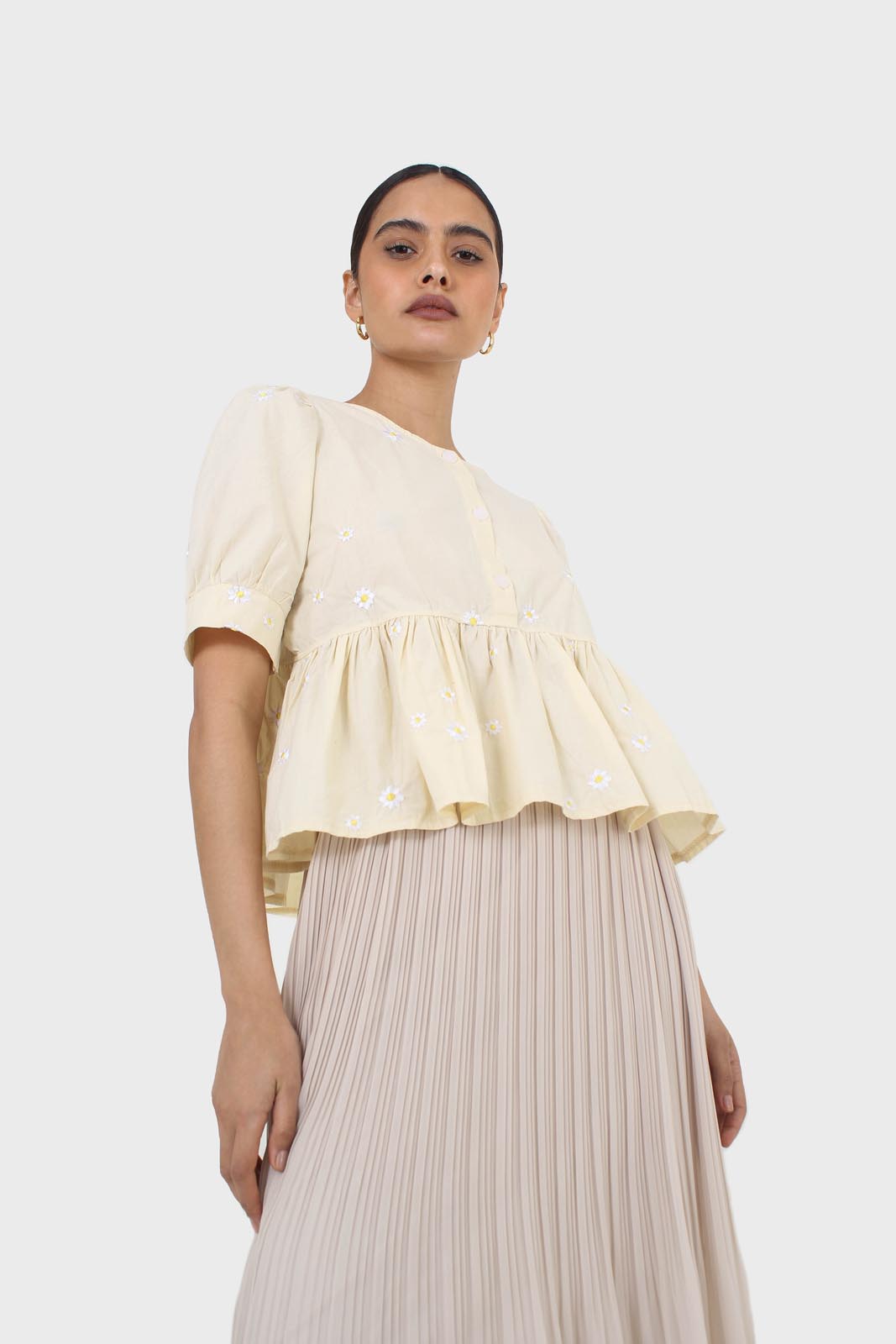 Yellow embroidered daisies peplum blouse_10